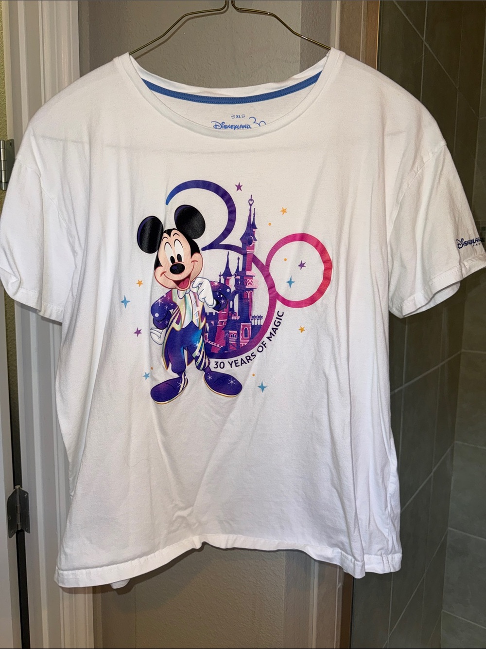 Disneyland Paris 30 Years of Magic Women’s T-Shirt Size XL Only Worn Once